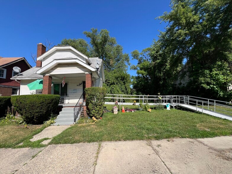 12048 Meyers Rd, Detroit, MI à vendre - Photo de l’immeuble – Image 2 sur 27