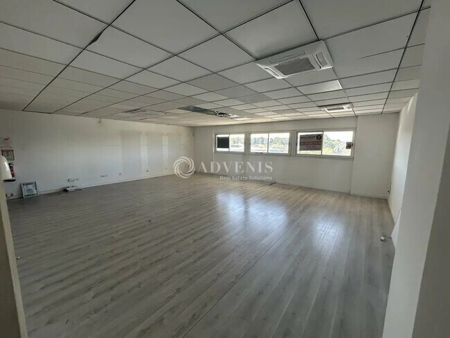 Plus de détails pour Local commercial à louer