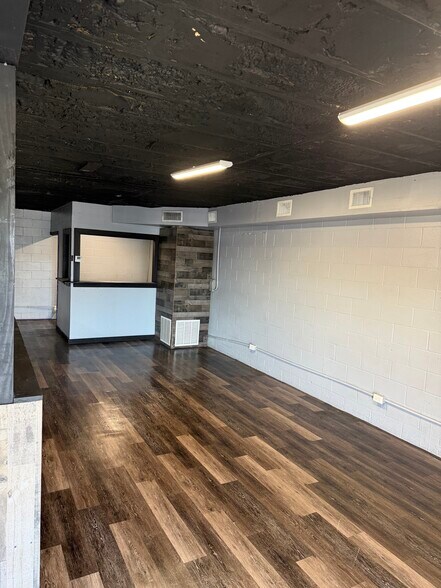 8555 Fm-2673, Canyon Lake, TX à louer - Photo de l’immeuble – Image 3 sur 11