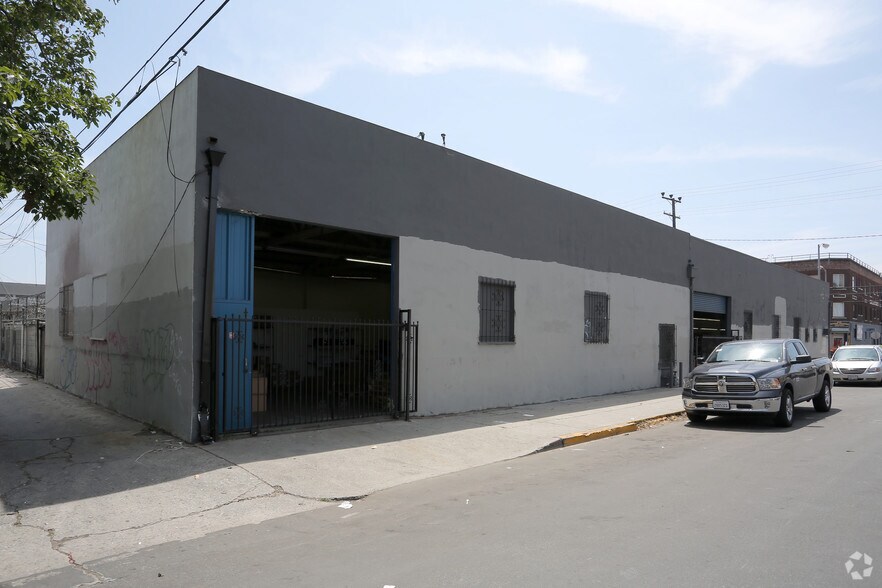 3800 S Main St, Los Angeles, CA à louer - Photo de l’immeuble – Image 2 sur 7