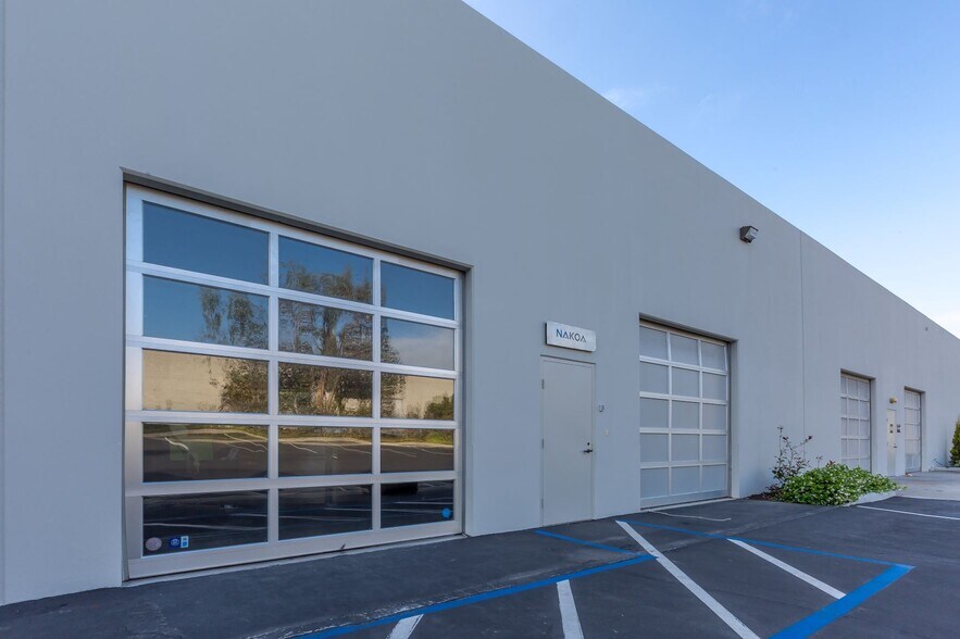 2052 Corte del Nogal, Carlsbad, CA à vendre - Photo de l’immeuble – Image 3 sur 11