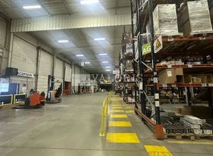 Local d’activités dans Saint-Priest à louer Photo intérieure– Image 2 sur 10