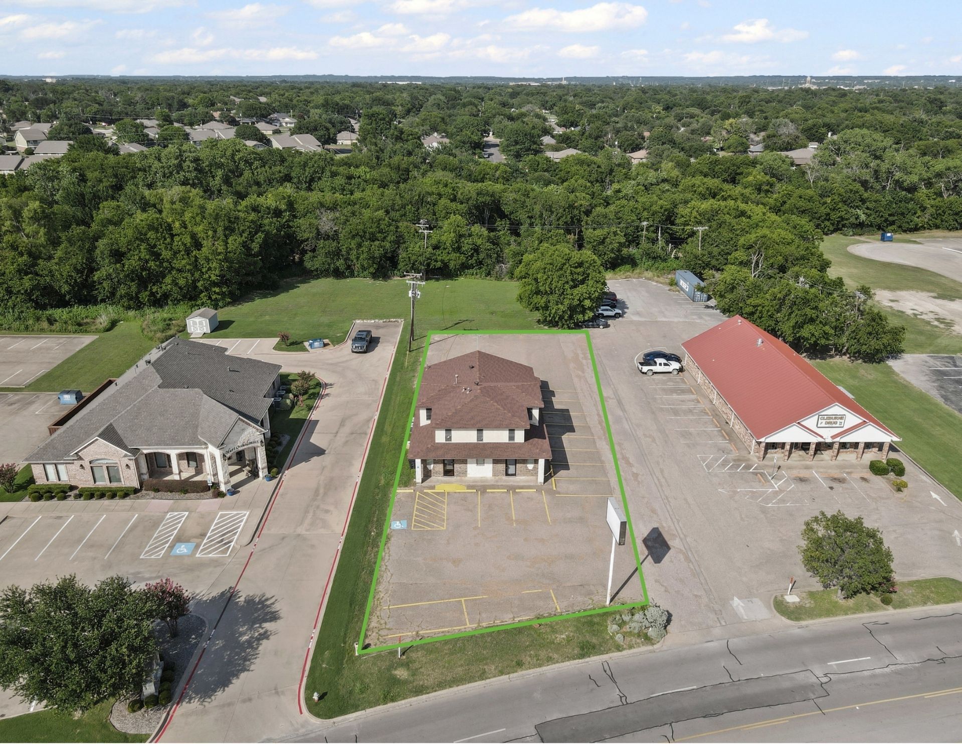 400 N Ridgeway Dr, Cleburne, TX à vendre Photo de l’immeuble– Image 1 sur 16