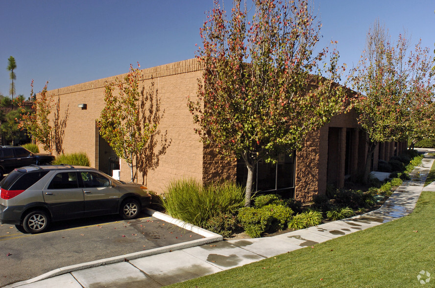 550 Industrial Way, Fallbrook, CA à louer - Photo de l’immeuble – Image 2 sur 5
