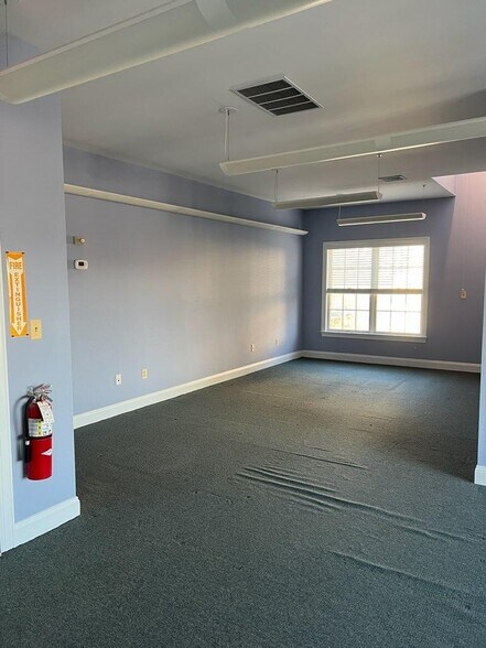 4 Walter E Foran Blvd, Flemington, NJ à vendre - Photo intérieure – Image 3 sur 8