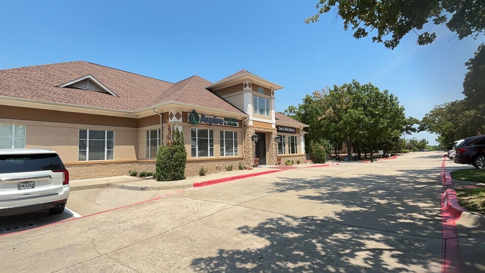1650 W Northwest Hwy, Grapevine, TX à louer - Photo de l’immeuble – Image 2 sur 5