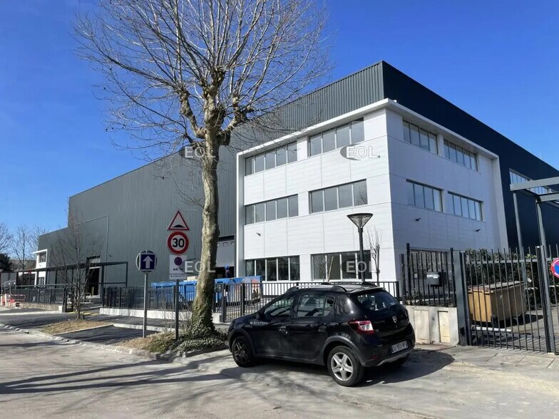 Industriel/Logistique dans Villeneuve-la-Garenne à louer - Photo de l’immeuble – Image 2 sur 22