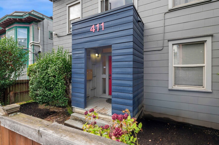 411 28th Ave S, Seattle, WA à vendre - Photo de l’immeuble – Image 3 sur 5