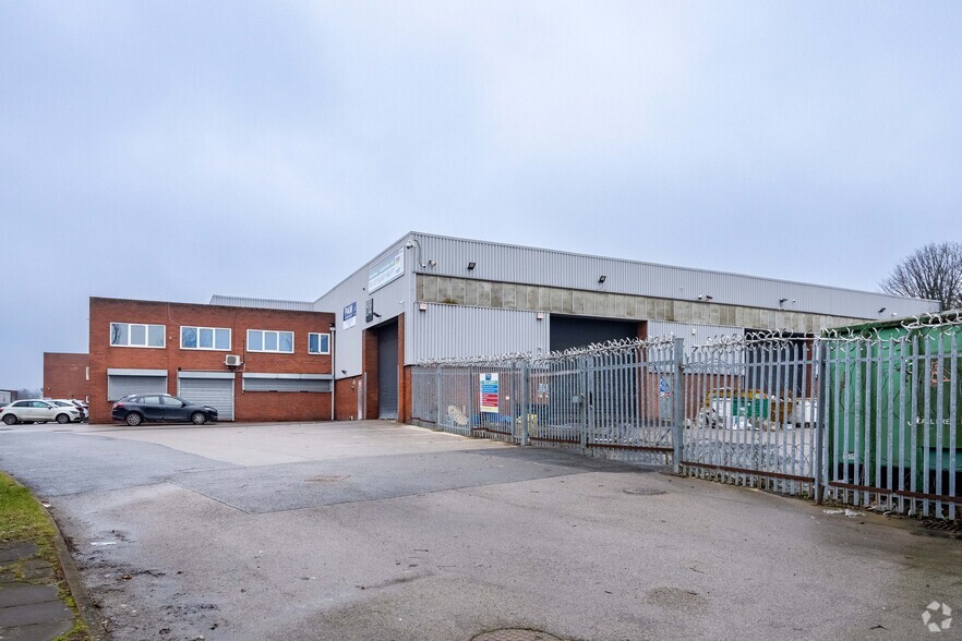 3-4 Midacre, Willenhall à louer - Photo principale – Image 1 sur 2