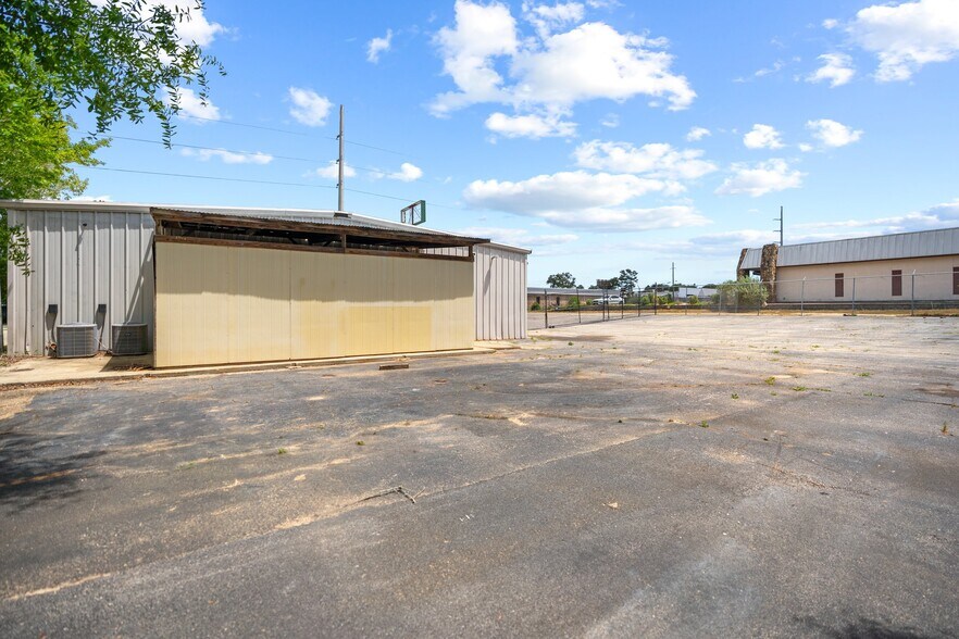 214 Jonquil Ave, Fort Walton Beach, FL à louer - Photo de l’immeuble – Image 3 sur 11
