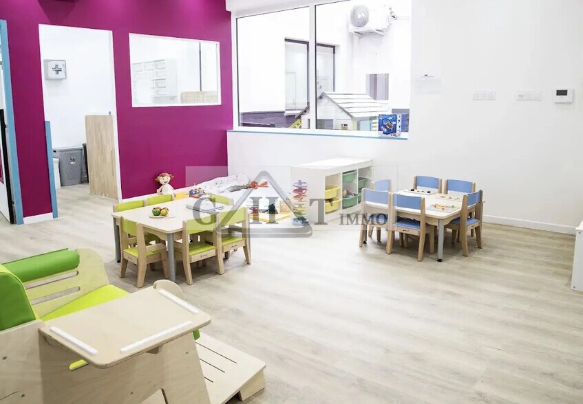 Local commercial dans Aubervilliers à louer - Photo de l’immeuble – Image 3 sur 5