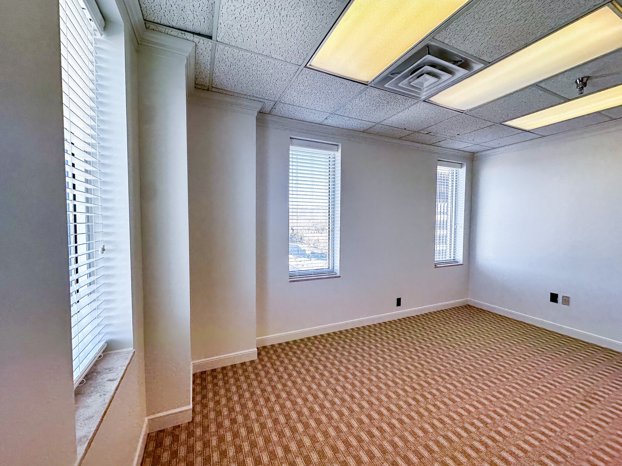 200 Westside Sq, Huntsville, AL à louer Photo intérieure– Image 1 sur 8