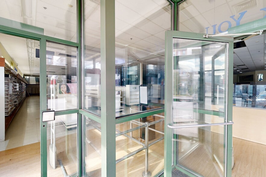 1207 Acushnet Ave, New Bedford, MA à louer - Numérisation 3D Matterport – Image 2 sur 24