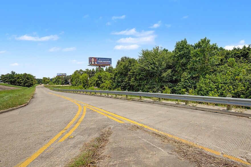 14815 Interstate 45 S, Conroe, TX à louer - Photo de l’immeuble – Image 3 sur 18