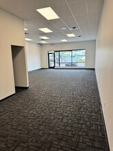 8065-8069 Brooklyn Blvd, Brooklyn Park, MN à louer Photo intérieure– Image 2 sur 7