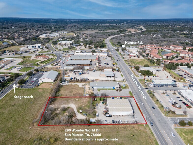 290 Wonder World Dr, San Marcos, TX à vendre - Photo de l’immeuble – Image 3 sur 65