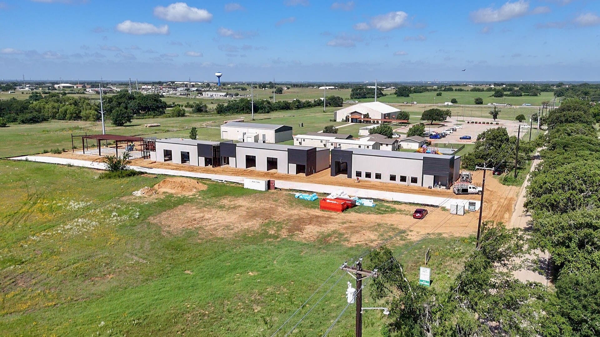 8870 Liberty Road, Aubrey, TX à louer Photo de l’immeuble– Image 1 sur 11