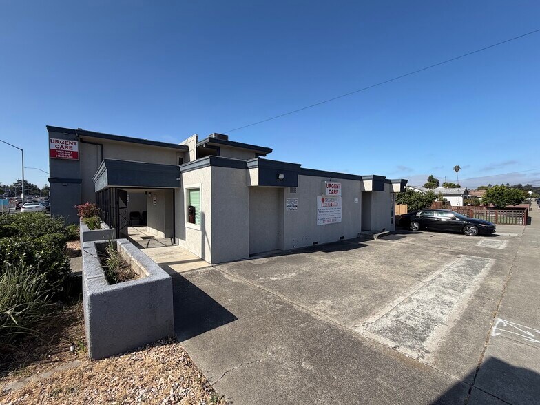 22101 Redwood Rd, Castro Valley, CA à louer - Photo de l’immeuble – Image 2 sur 9