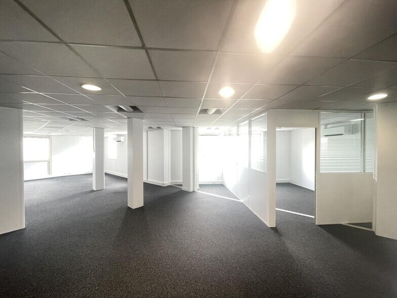 84-88 Boulevard De La Mission Marchand, Courbevoie à louer - Photo de l’immeuble – Image 2 sur 17