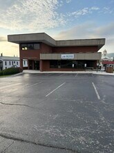 320 W Main St, Wytheville, VA à louer Photo intérieure– Image 1 sur 16