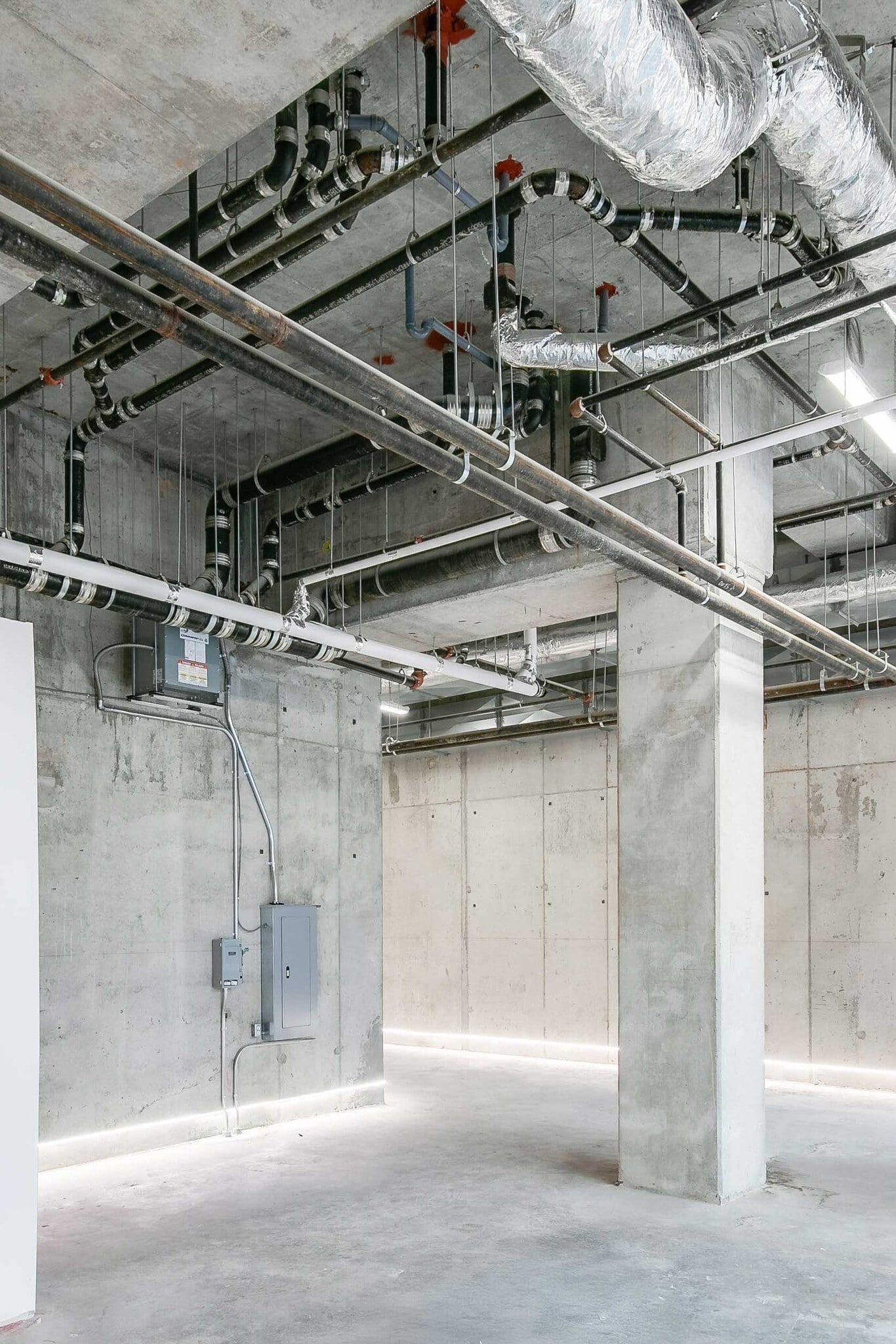 591 Yonge St, Toronto, ON à louer Photo intérieure– Image 1 sur 15