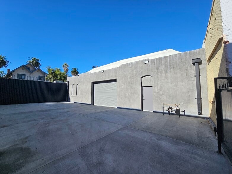 1810 W Pico Blvd, Los Angeles, CA à louer - Photo de l’immeuble – Image 2 sur 18