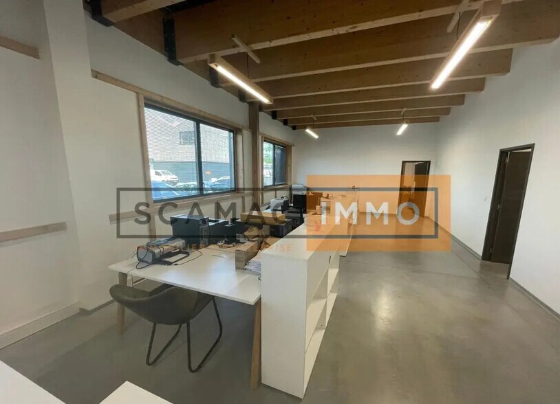 Local d'activités dans Serris à vendre - Photo de l’immeuble – Image 2 sur 13