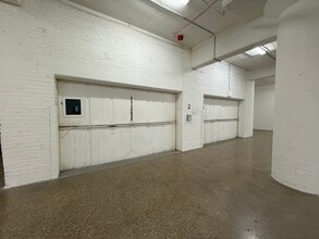 2211-2233 S Throop St, Chicago, IL à louer Photo intérieure– Image 1 sur 6