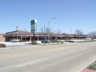Plus de détails pour 1704 Eastland Dr, Bloomington, IL - Local d'activités à louer