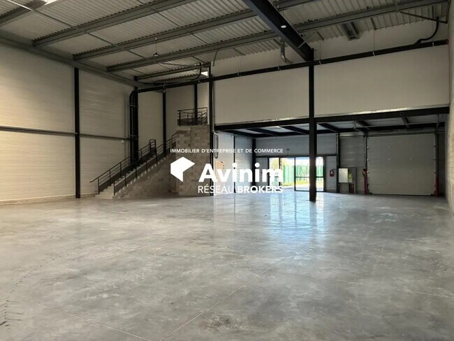 Plus de détails pour Industriel/Logistique à louer