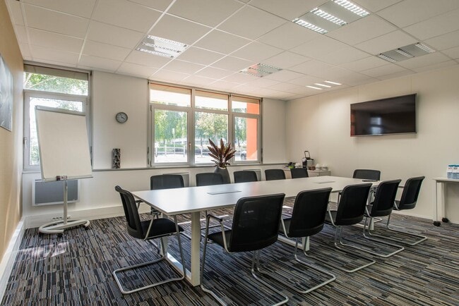 Plus de détails pour 7 Rue Du Commandant Mouchotte, Orly - Coworking à louer