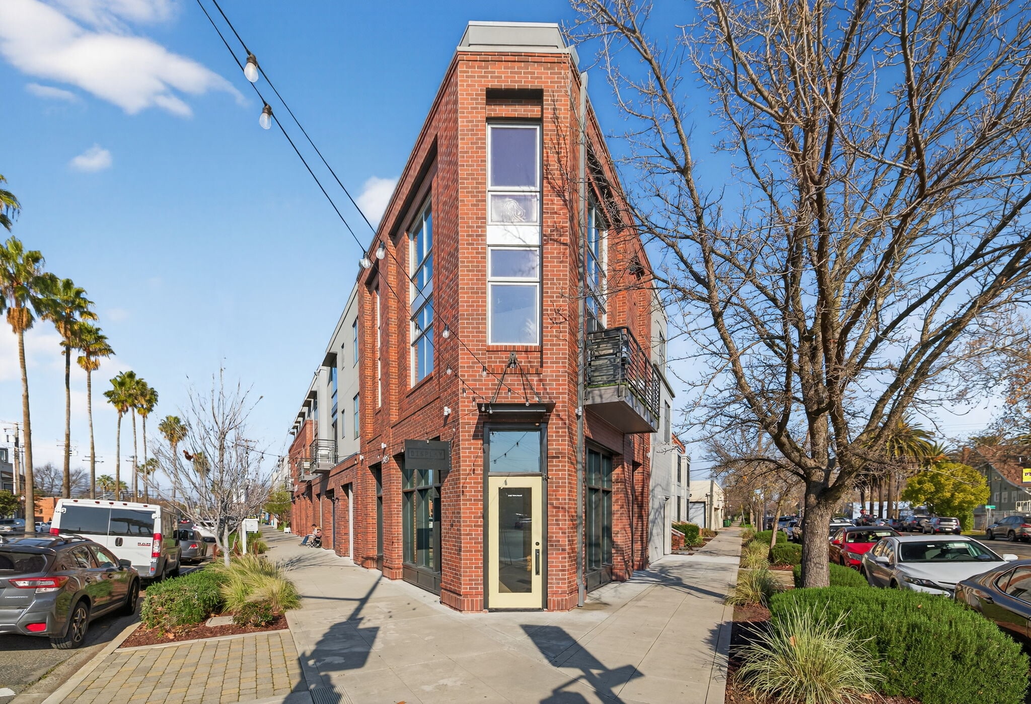 3433 Broadway, Sacramento, CA à louer Photo de l’immeuble– Image 1 sur 25