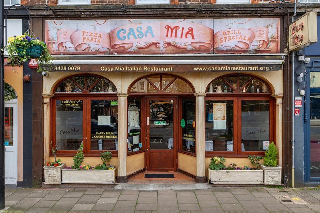 455 Uxbridge Rd, Pinner à louer Photo de l’immeuble– Image 1 sur 13