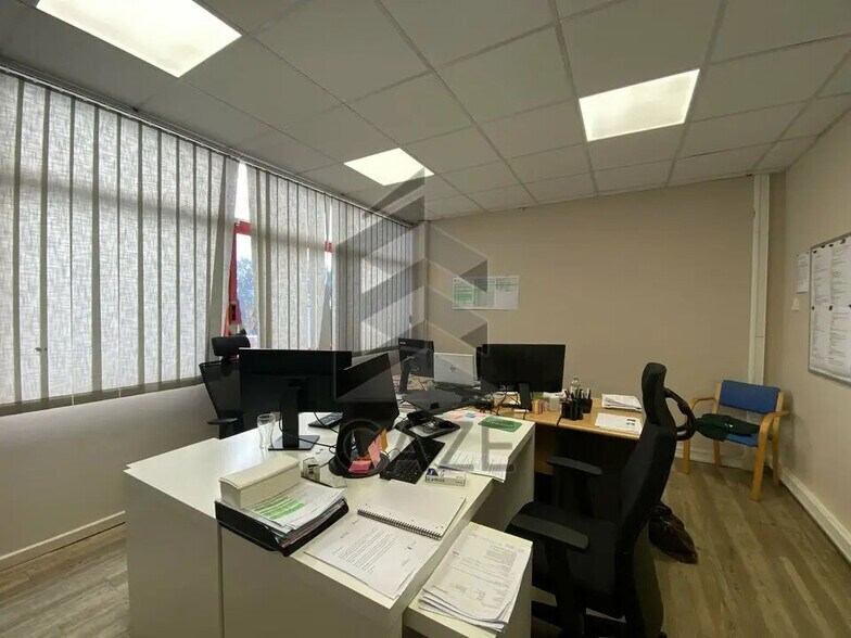 Local d'activités dans Le Haillan à vendre - Photo intérieure – Image 3 sur 5