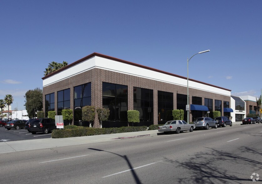 240 W 2nd Ave, Escondido, CA à vendre - Photo de l’immeuble – Image 3 sur 5