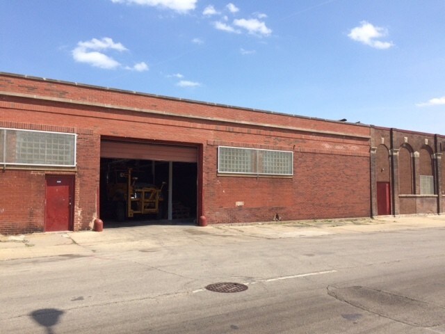 4165 S Emerald Ave, Chicago, IL à louer - Photo de l’immeuble – Image 2 sur 8