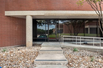 4150 Freidrich Ln, Austin, TX à louer Photo de l’immeuble– Image 2 sur 10