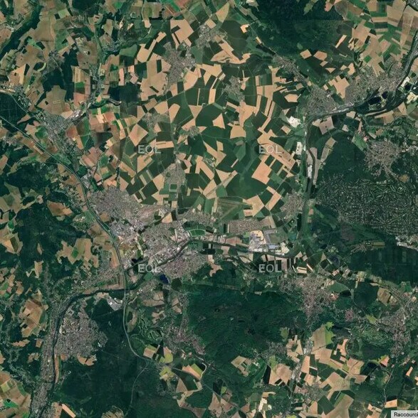 Local d’activités dans Persan à louer - Photo de l’immeuble – Image 3 sur 7