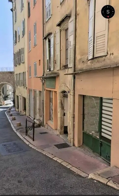 Plus de détails pour Local commercial à vendre