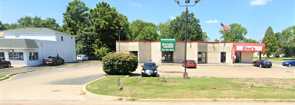 2919 S Sixth St, Springfield, IL à louer - Photo de l’immeuble – Image 2 sur 7