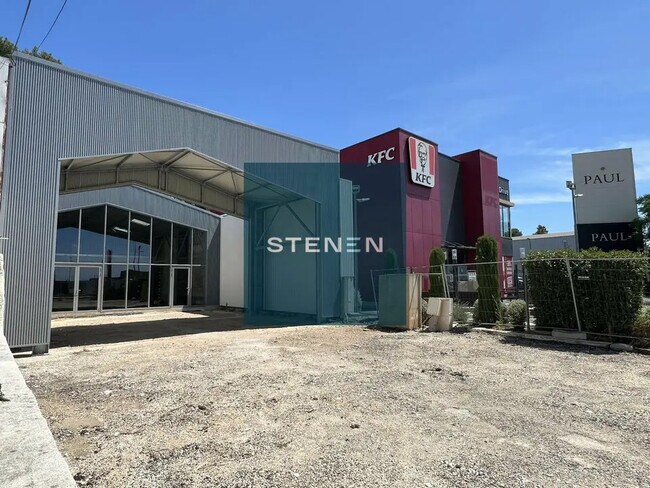 Plus de détails pour Local commercial à louer