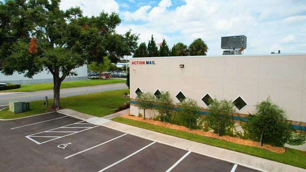 2441 Orlando Central Pky, Orlando, FL à louer - Vidéo sur l’annonce professionnelle – Image 2 sur 8