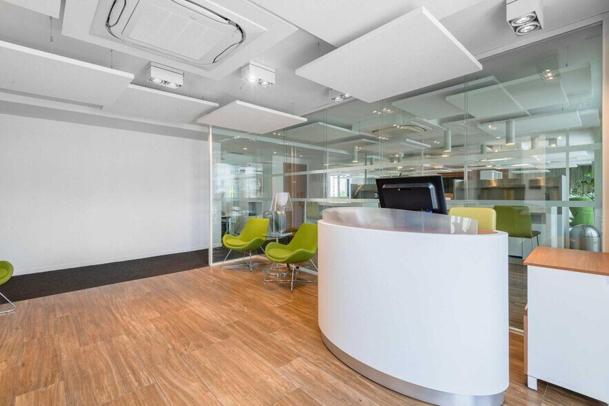 Bureau dans Le Mans à louer - Photo de l’immeuble – Image 3 sur 10