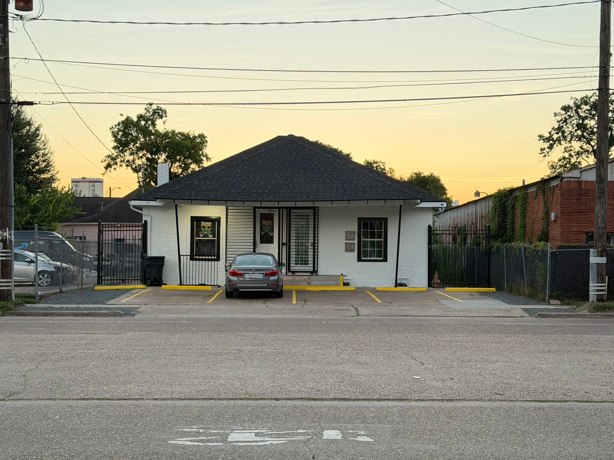 304 S Lockwood Dr, Houston, TX à louer Photo de l’immeuble– Image 1 sur 34