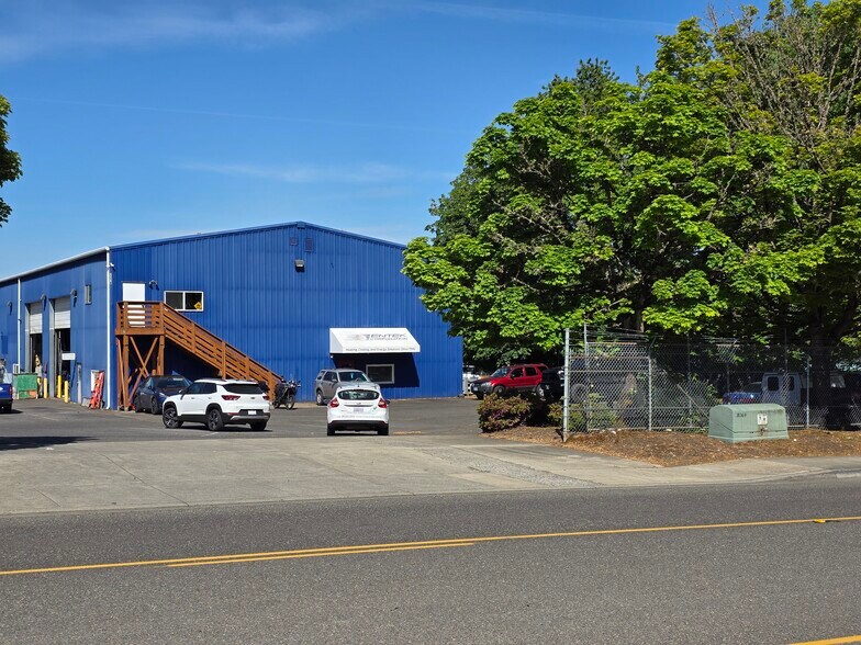 7316 NE 47th Ave, Vancouver, WA à vendre - Photo de l’immeuble – Image 2 sur 11
