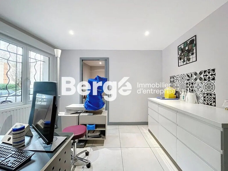 Local commercial dans Draguignan à vendre - Photo de l’immeuble – Image 3 sur 13