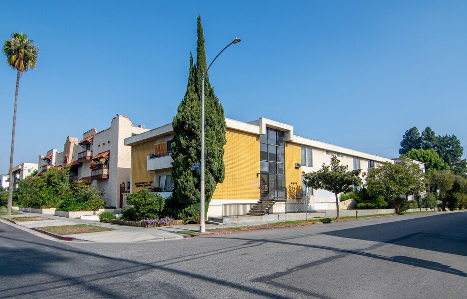 458 S Gramercy Pl, Los Angeles, CA à vendre - Photo de l’immeuble – Image 2 sur 13