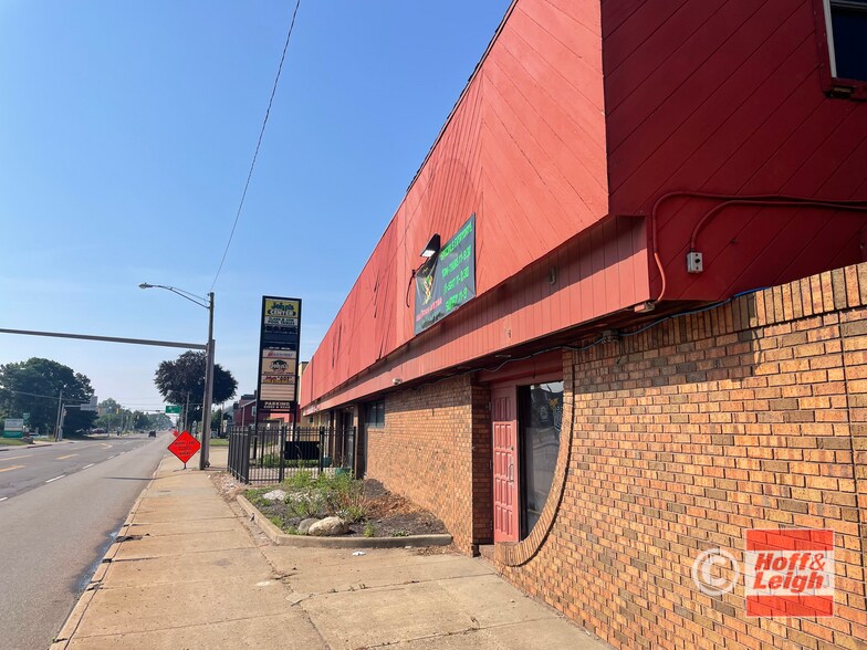 2729 Cleveland Ave NW, Canton, OH à vendre - Photo de l’immeuble – Image 2 sur 9