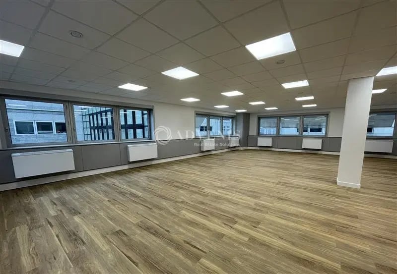 Bureau dans Tremblay-en-France à louer Photo intérieure– Image 1 sur 8