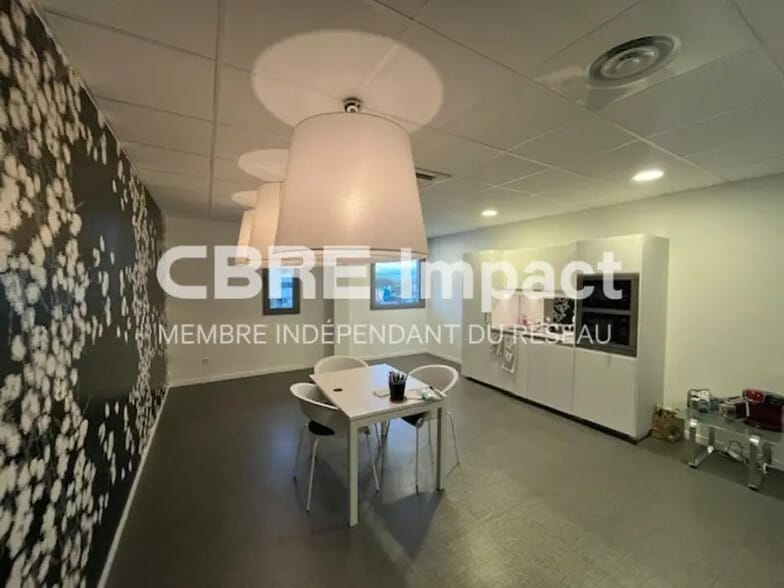 Bureau dans Reims à vendre - Photo intérieure – Image 2 sur 10